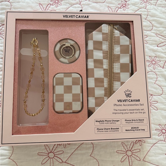 Velvet Caviar Accessories - Velvet Caviar Checkered Phone Accessories Set - Brown and White